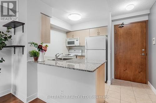 909 - 35 Bales Avenue, Toronto, ON - Indoor Photo Showing Kitchen