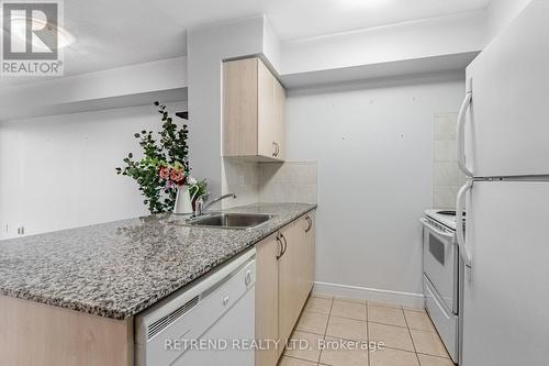 909 - 35 Bales Avenue, Toronto, ON - Indoor Photo Showing Kitchen