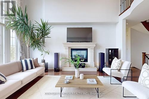 32 Vines Place, Aurora, ON - Indoor Photo Showing Living Room With Fireplace