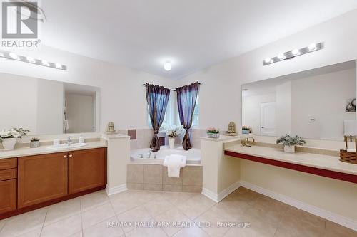 47 Rossini Drive, Richmond Hill, ON - Indoor Photo Showing Bathroom