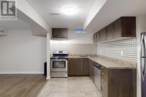 47 Rossini Drive, Richmond Hill, ON - Indoor Photo Showing Kitchen