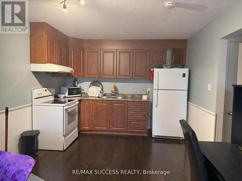 6219 Atherly Crescent, Mississauga, ON - Indoor Photo Showing Kitchen