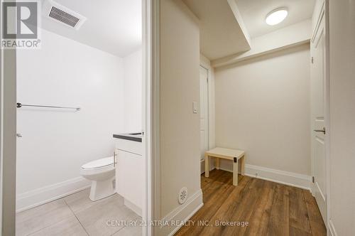 25 Village Parkway, Markham, ON - Indoor Photo Showing Bathroom