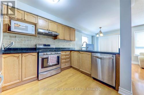 5538 Freshwater Drive, Mississauga, ON - Indoor Photo Showing Kitchen With Stainless Steel Kitchen