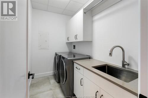 14400 Tecumseh Road East Unit# 105, Tecumseh, ON - Indoor Photo Showing Laundry Room