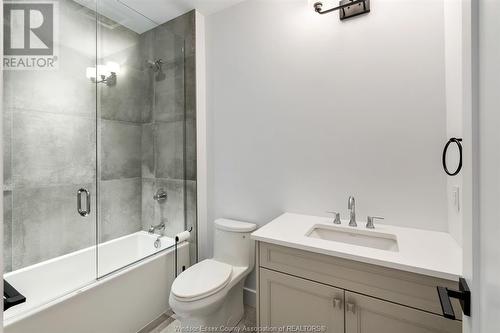 14400 Tecumseh Road East Unit# 105, Tecumseh, ON - Indoor Photo Showing Bathroom