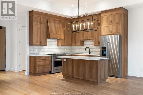 14400 Tecumseh Road East Unit# 105, Tecumseh, ON - Indoor Photo Showing Kitchen