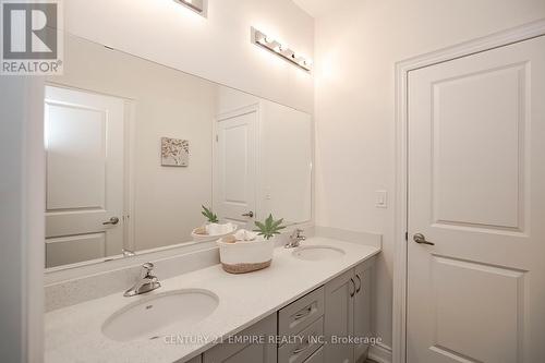 26 Joiner Circle, Whitchurch-Stouffville, ON - Indoor Photo Showing Bathroom