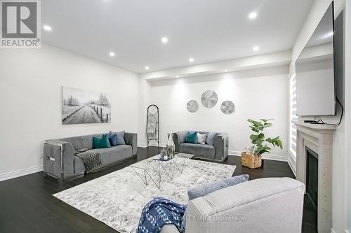 26 Joiner Circle, Whitchurch-Stouffville, ON - Indoor Photo Showing Living Room With Fireplace