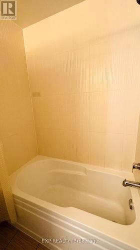 2309 - 3975 Grandpark Dr Drive, Mississauga, ON - Indoor Photo Showing Bathroom