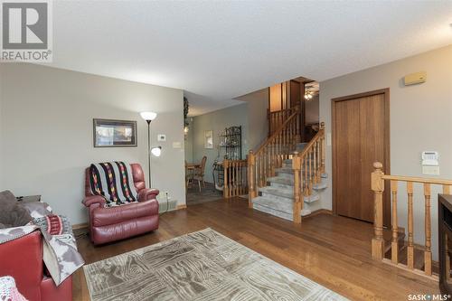 118 Adolph Crescent, Saskatoon, SK - Indoor Photo Showing Living Room