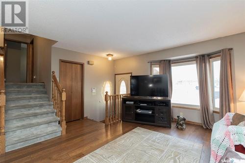 118 Adolph Crescent, Saskatoon, SK - Indoor Photo Showing Living Room