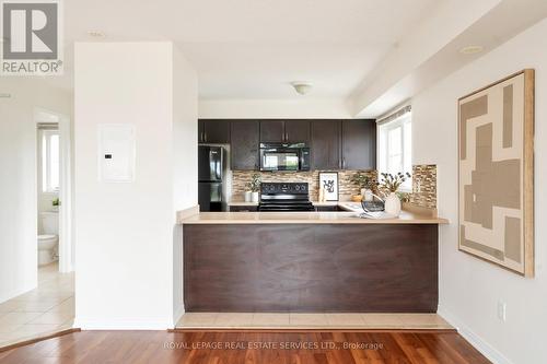 19 - 2551 Sixth Line, Oakville, ON - Indoor Photo Showing Kitchen