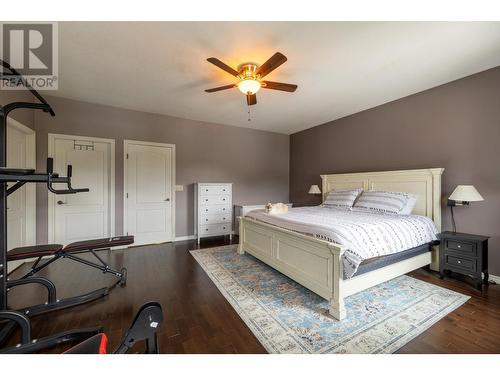 1504 Poplar Street, Golden, BC - Indoor Photo Showing Bedroom