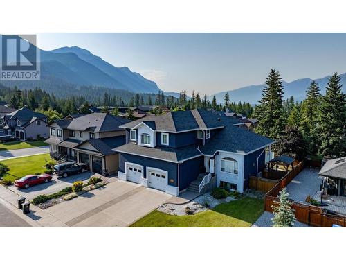 1504 Poplar Street, Golden, BC - Outdoor With Facade