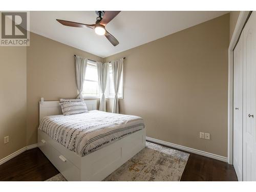 1504 Poplar Street, Golden, BC - Indoor Photo Showing Bedroom