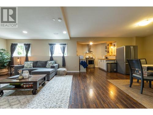 1504 Poplar Street, Golden, BC - Indoor Photo Showing Living Room