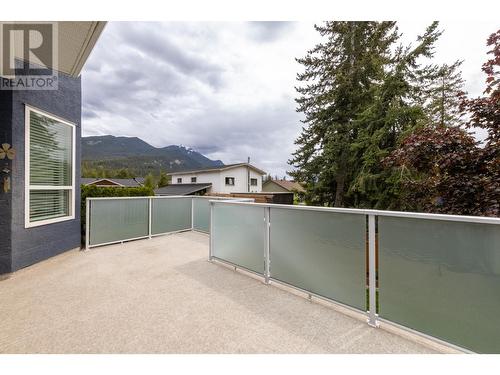 1504 Poplar Street, Golden, BC - Outdoor With Exterior