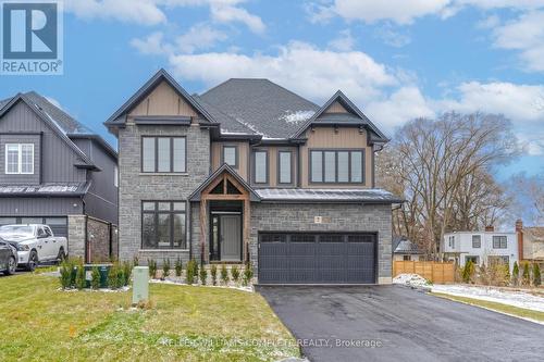 7 Bartlett Avenue, Grimsby, ON - Outdoor With Facade