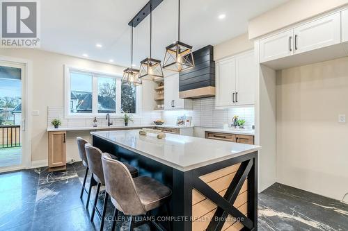 7 Bartlett Avenue, Grimsby, ON - Indoor Photo Showing Dining Room