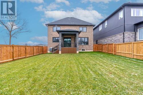 7 Bartlett Avenue, Grimsby, ON - Outdoor