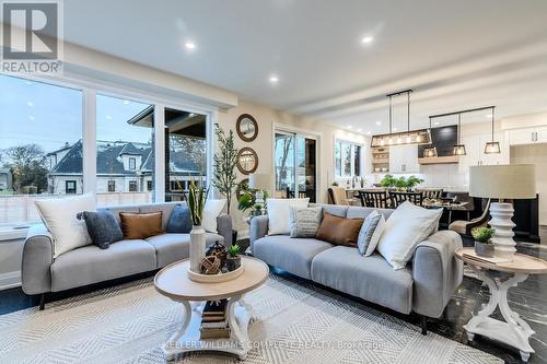 7 Bartlett Avenue, Grimsby, ON - Indoor Photo Showing Living Room