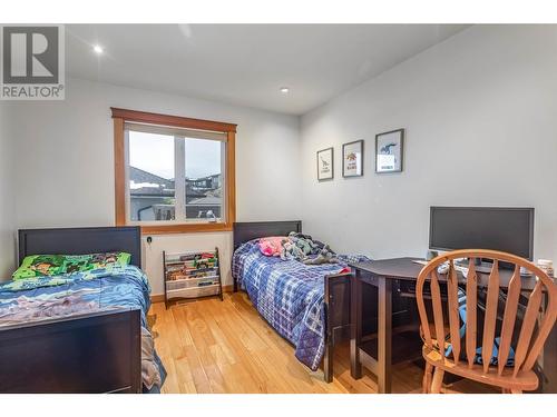 1425 Red Mountain Place, Vernon, BC - Indoor Photo Showing Bedroom