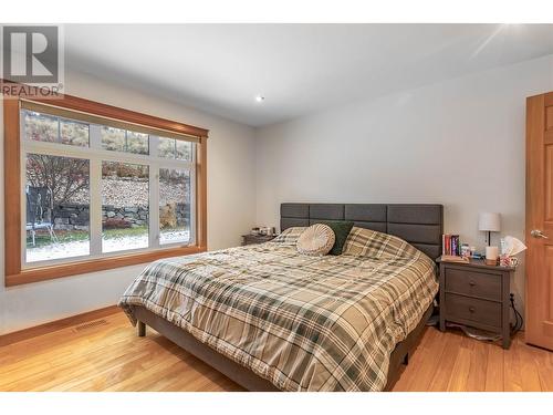 1425 Red Mountain Place, Vernon, BC - Indoor Photo Showing Bedroom