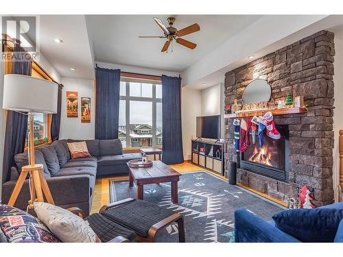 1425 Red Mountain Place, Vernon, BC - Indoor Photo Showing Living Room With Fireplace