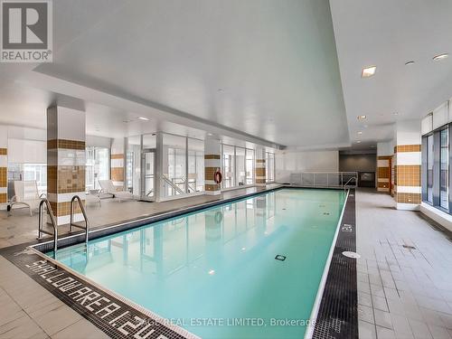 424 - 295 Adelaide Street W, Toronto, ON - Indoor Photo Showing Other Room With In Ground Pool