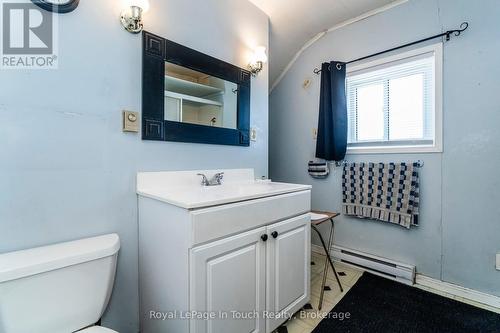 162 Seventh Street W, Midland, ON - Indoor Photo Showing Bathroom