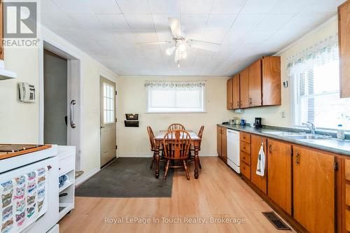 162 Seventh Street W, Midland, ON - Indoor Photo Showing Kitchen