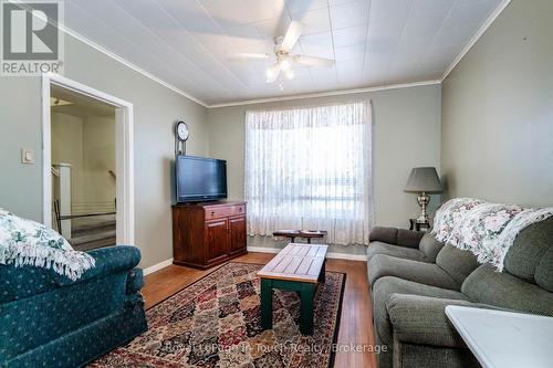 162 Seventh Street W, Midland, ON - Indoor Photo Showing Living Room