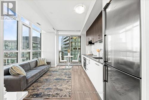 1805 - 120 Parliament Street, Toronto, ON - Indoor Photo Showing Kitchen With Upgraded Kitchen