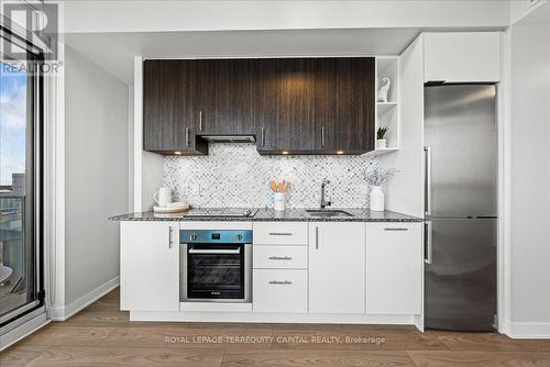 1805 - 120 Parliament Street, Toronto, ON - Indoor Photo Showing Kitchen With Upgraded Kitchen