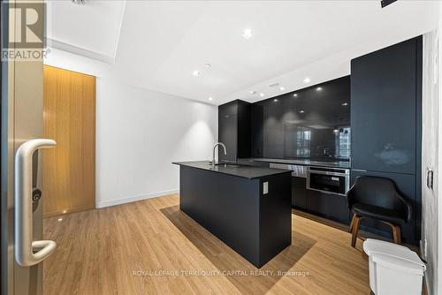 1805 - 120 Parliament Street, Toronto, ON - Indoor Photo Showing Kitchen