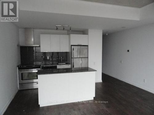 1206 - 95 Bathurst Street, Toronto, ON - Indoor Photo Showing Kitchen