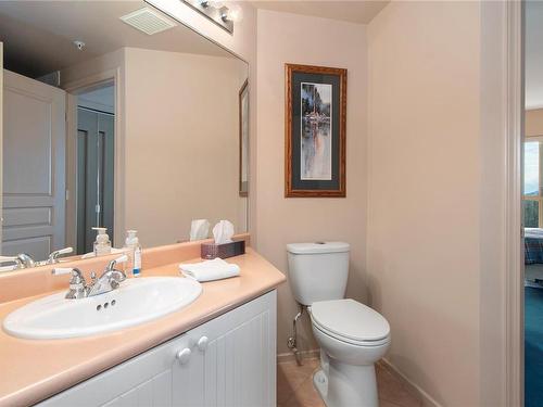 302-1290 Alpine Rd, Courtenay, BC - Indoor Photo Showing Bathroom