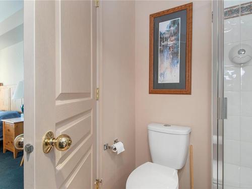 302-1290 Alpine Rd, Courtenay, BC - Indoor Photo Showing Bathroom