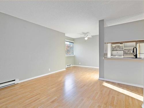 409-1630 Quadra St, Victoria, BC - Indoor Photo Showing Other Room