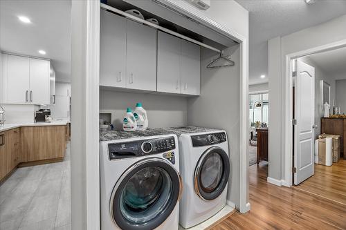 28-1120 Guisachan Road, Kelowna, BC - Indoor Photo Showing Laundry Room