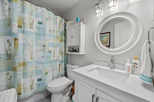 28-1120 Guisachan Road, Kelowna, BC - Indoor Photo Showing Bathroom