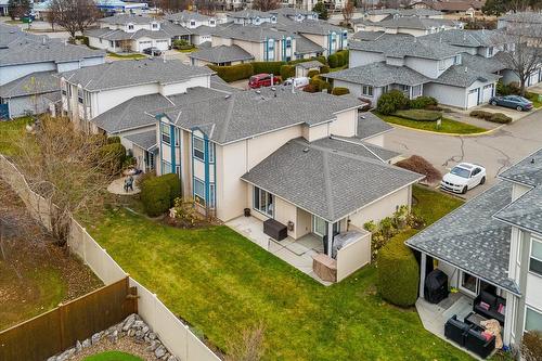 28-1120 Guisachan Road, Kelowna, BC - Outdoor With Facade