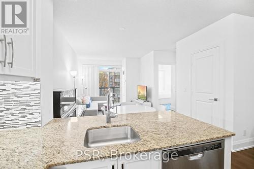 307 - 2 Old Mill Drive, Toronto, ON - Indoor Photo Showing Kitchen With Upgraded Kitchen