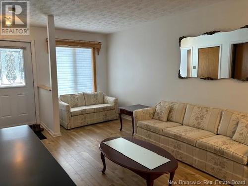 44 Wallace Court, Sussex, NB - Indoor Photo Showing Living Room