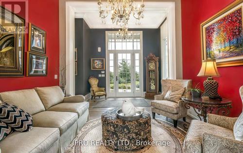 45 - 11 Lambeth Lane, Puslinch, ON - Indoor Photo Showing Living Room