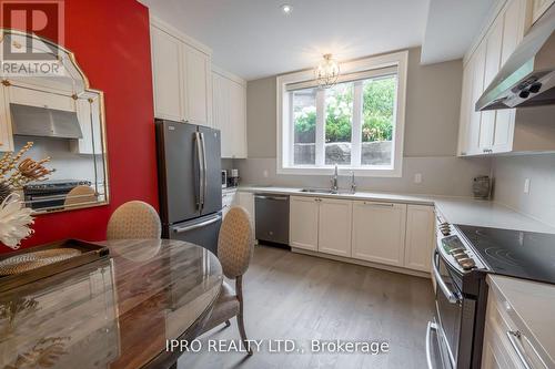 45 - 11 Lambeth Lane, Puslinch, ON - Indoor Photo Showing Kitchen