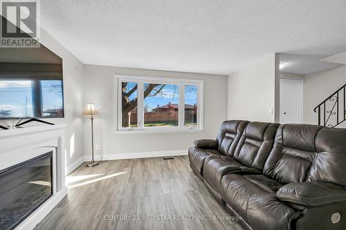 18 Palmer Road, Hamilton, ON - Indoor Photo Showing Living Room With Fireplace