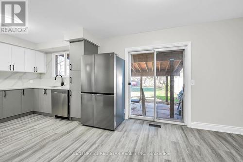 18 Palmer Road, Hamilton, ON - Indoor Photo Showing Kitchen