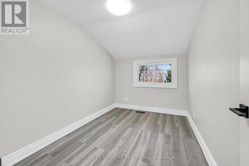 18 Palmer Road, Hamilton, ON - Indoor Photo Showing Other Room